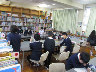 読書イラストIMG_9475